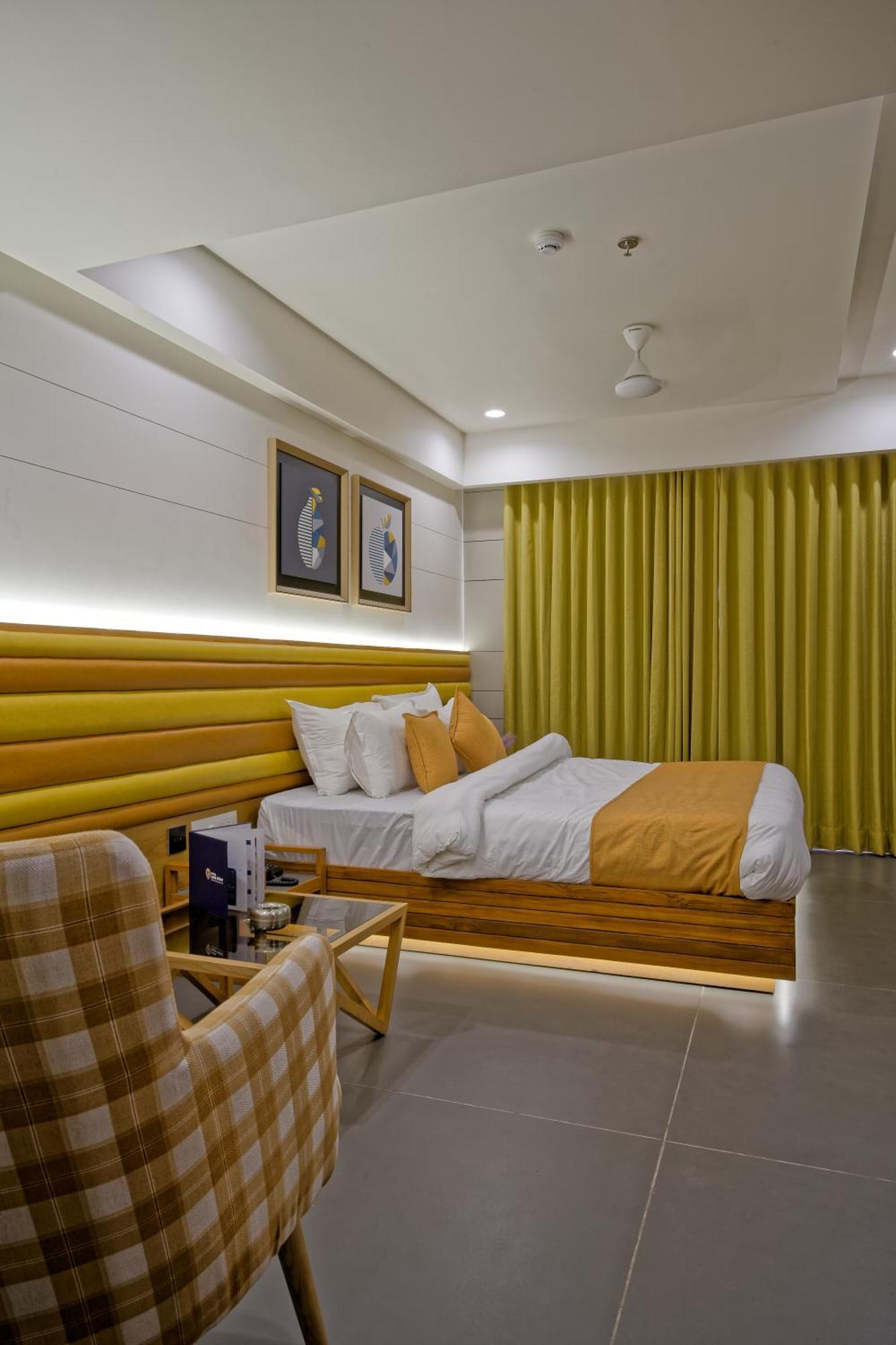 Hotel Lake Point 아흐메다바드 외부 사진